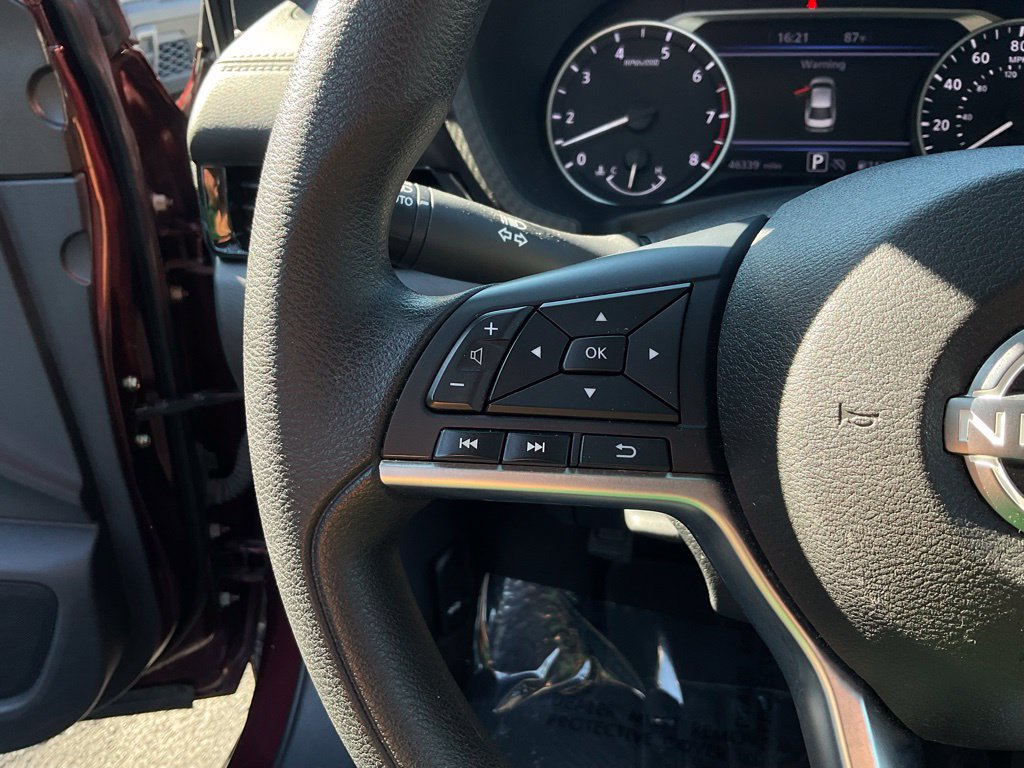 Used 2025 Nissan Sentra SV FWD image 11