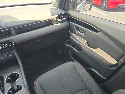 Certified 2025 Honda Pilot Sport image 12