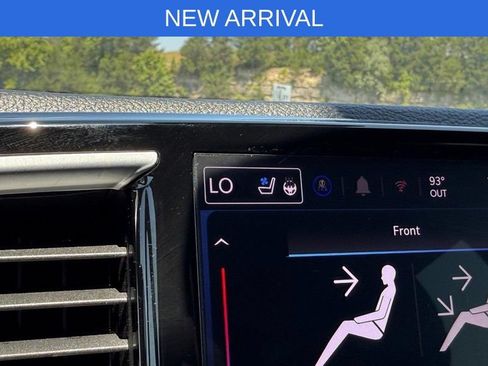 Used 2025 Chrysler Pacifica Limited FWD image 25
