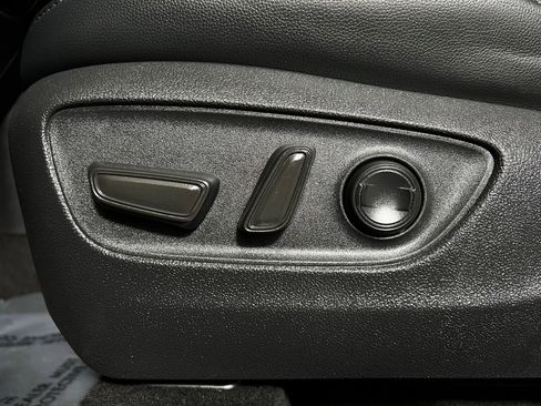 Certified 2025 Toyota Highlander XSE image 14