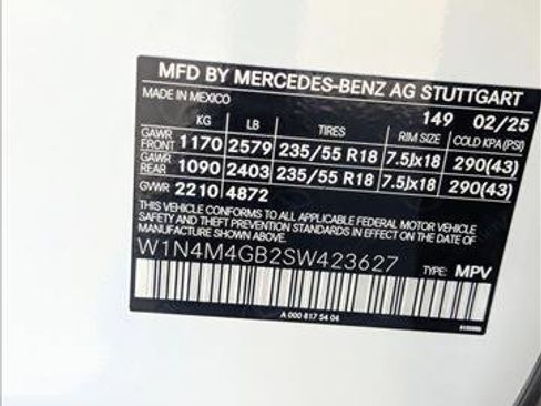 Used 2025 Mercedes-Benz GLB 250 image 24