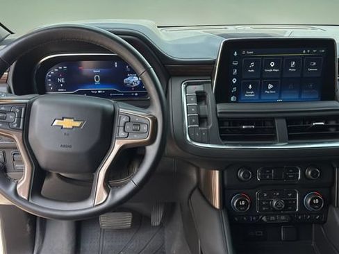 Used 2024 Chevrolet Suburban High Country AWD/4WD image 9