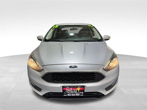 Used 2018 Ford Focus SEL FWD image 2