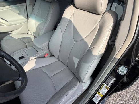 Used 2010 Toyota Camry SE image 11