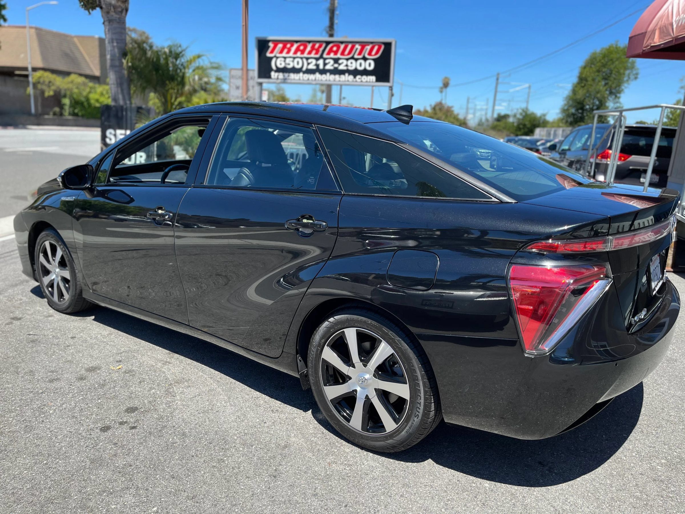 Used 2016 Toyota Mirai FWD image 5