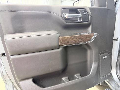 Used 2019 GMC Sierra 1500 Elevation w/ Elevation Value Package AWD/4WD image 9