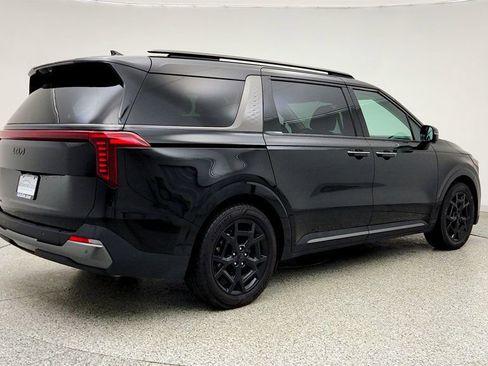 Used 2025 Kia Carnival SX Prestige image 5