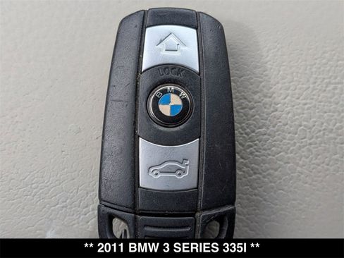 Used 2011 BMW 335i Convertible image 28