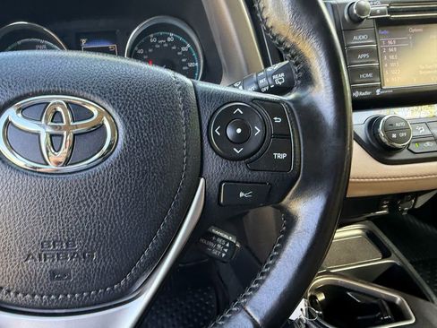 Used 2018 Toyota RAV4 XLE AWD/4WD image 21