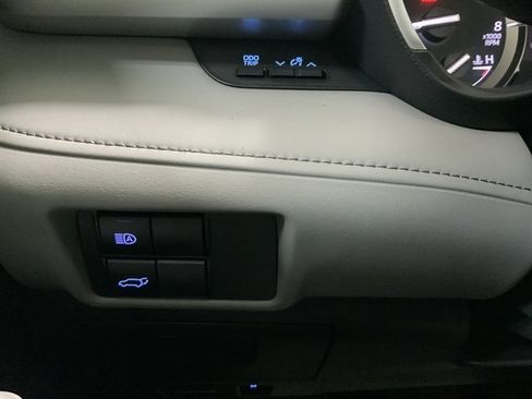 Used 2022 Toyota Highlander XLE image 24