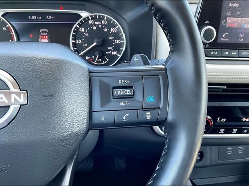 Used 2025 Nissan Rogue SV FWD image 23