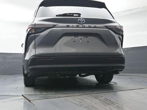 Certified 2024 Toyota Sienna LE w/ LE Plus Package image 36