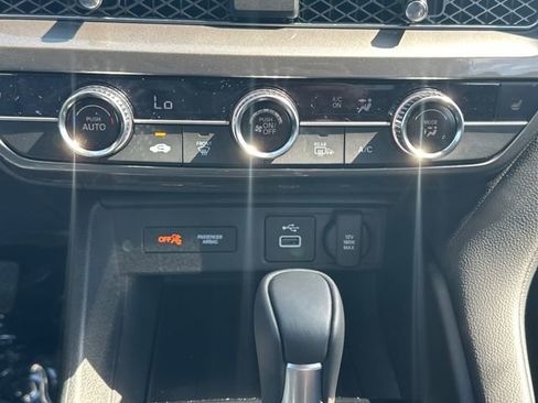 New 2025 Acura Integra image 23