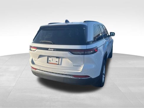 Used 2025 Jeep Grand Cherokee Laredo X image 6