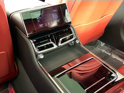 Certified 2022 Bentley Flying Spur V8 image 26