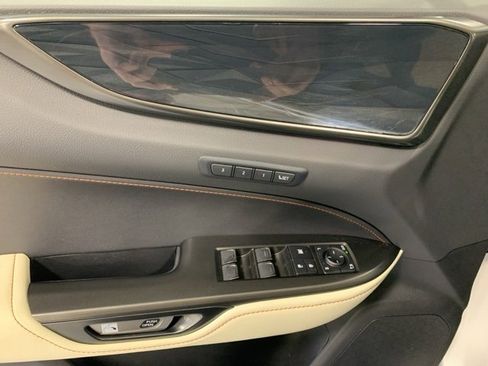 Used 2022 Lexus NX 350h AWD image 11