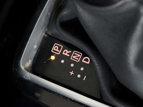 Used 2020 Nissan Rogue SV w/ Premium Package FWD image 13