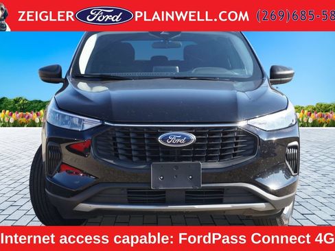 Used 2025 Ford Escape Active AWD/4WD image 8