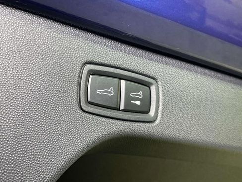 Certified 2025 Porsche Macan 4 Electric image 21