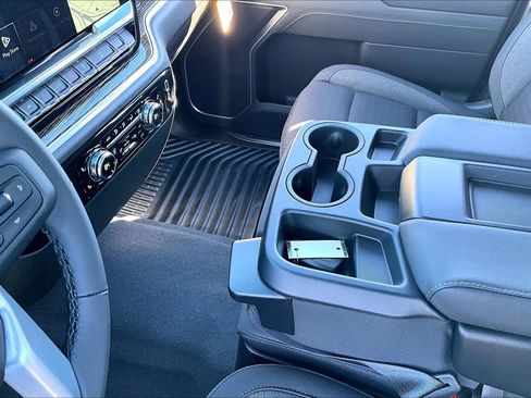 New 2026 GMC Sierra 1500 SLE w/ X31 Off-Road Package image 8