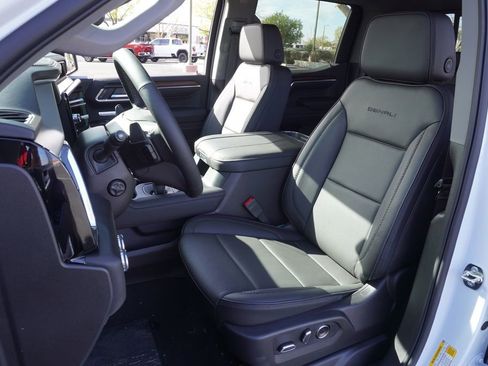 New 2026 GMC Sierra 1500 Denali w/ LPO, Black Badging Package image 14