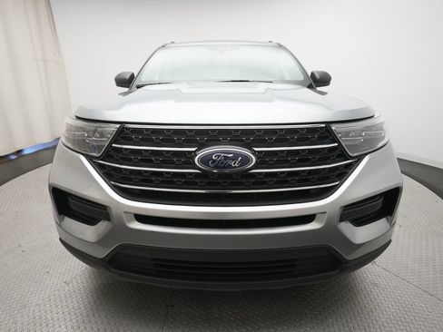 Used 2024 Ford Explorer XLT AWD/4WD image 10