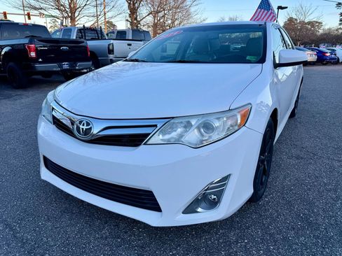 Used 2014 Toyota Camry XLE image 1