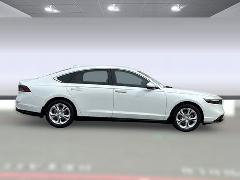 Certified 2023 Honda Accord LX image 8