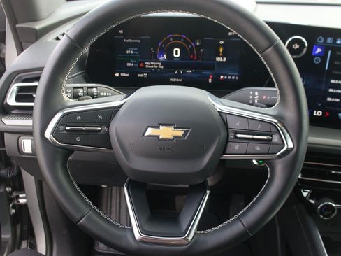 Used 2026 Chevrolet Traverse LT w/ Driver Confidence Package AWD/4WD image 21