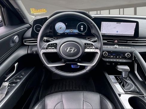 Used 2023 Hyundai Elantra Limited w/ Cargo Package FWD image 8
