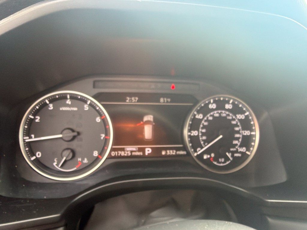 Used 2025 Mitsubishi Outlander SE AWD/4WD image 2