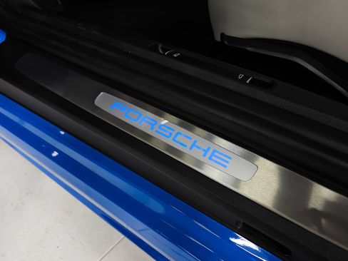 Used 2024 Porsche 718 Boxster RWD image 17