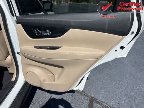 Used 2020 Nissan Rogue SL FWD image 24