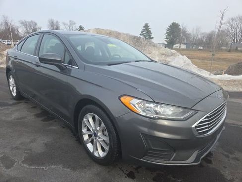 Used 2020 Ford Fusion SE FWD image 1