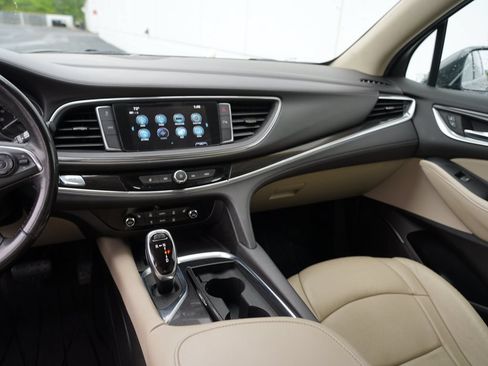 Used 2019 Buick Enclave Essence AWD/4WD image 21