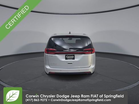 Certified 2024 Chrysler Pacifica Touring-L image 13