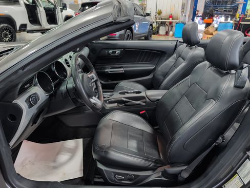 Used 2015 Ford Mustang Premium RWD image 7