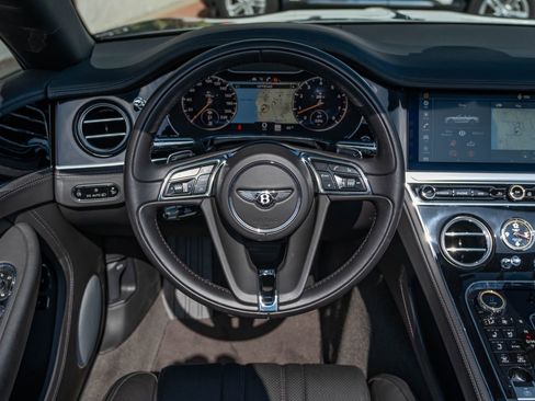 Used 2020 Bentley Continental GT image 24