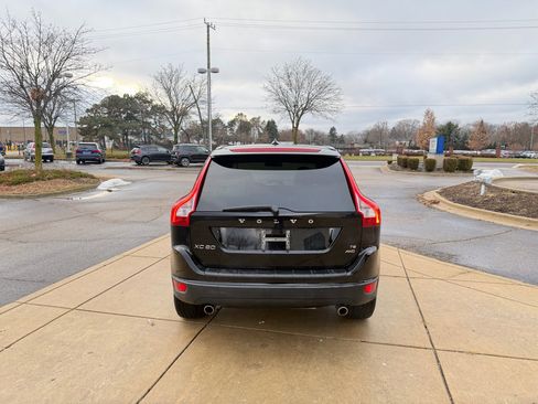 Used 2010 Volvo XC60 T6 image 6