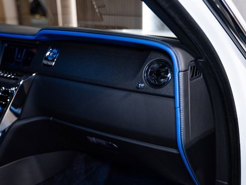 Used 2023 Rolls-Royce Cullinan image 11