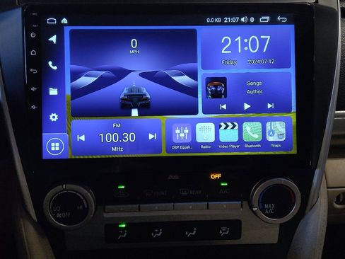 Used 2014 Toyota Camry L image 25