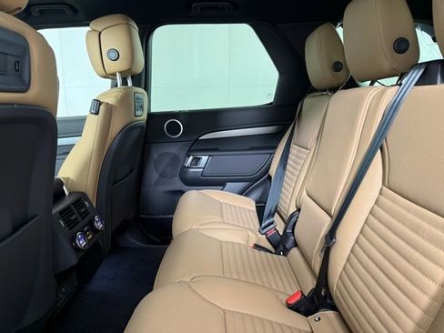 Used 2025 Land Rover Discovery Dynamic SE image 26