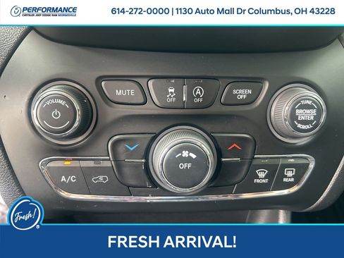 Used 2020 Jeep Cherokee Latitude AWD/4WD image 16