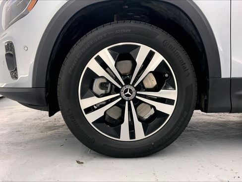 Used 2026 Mercedes-Benz GLB 250 image 9