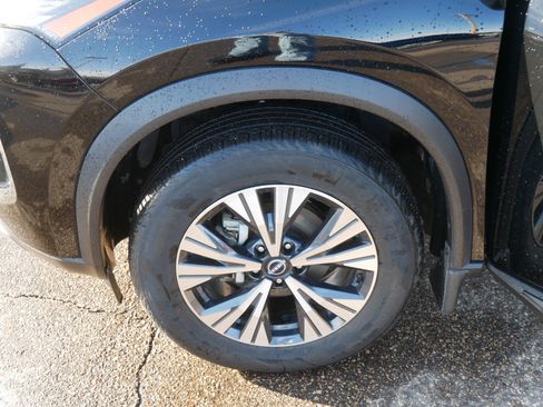 Used 2023 Nissan Rogue SV image 15