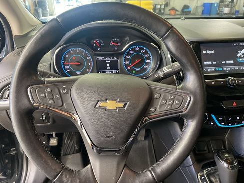 Used 2017 Chevrolet Cruze Premier w/ Enhanced Convenience Package FWD image 15