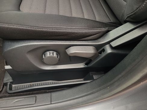 Used 2021 Ford Edge SE FWD image 20