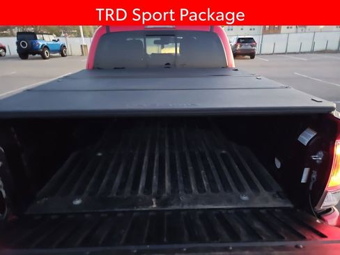 Used 2022 Toyota Tacoma TRD Sport image 5