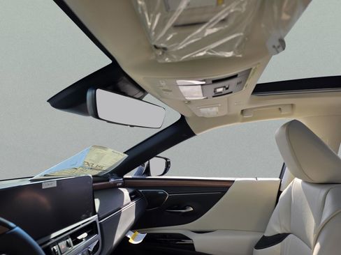 New 2025 Lexus ES 350 Ultra Luxury image 13