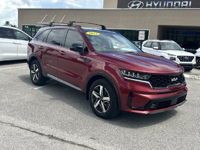 Used 2023 Kia Sorento EX w/ Panoramic Sunroof Package FWD image 4